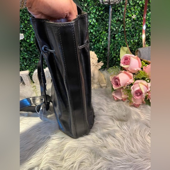 Louis Vuitton Epi Noe backpack with small wallet - Picture 12 of 14